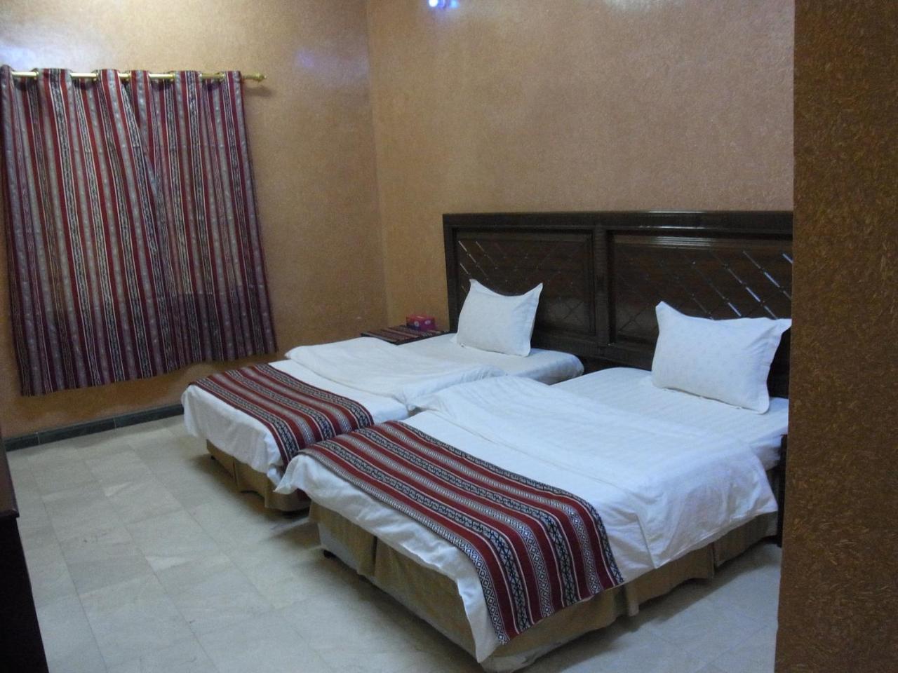 Al Ghazlan Hotel Sinaw Ruddah Extérieur photo